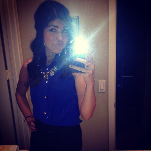 Profile Picture of Alex Tamayo (@alext135) on Poshmark