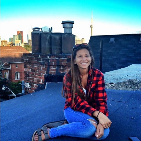 Profile Picture of Charlotte Farrell (@charchar411) on Poshmark