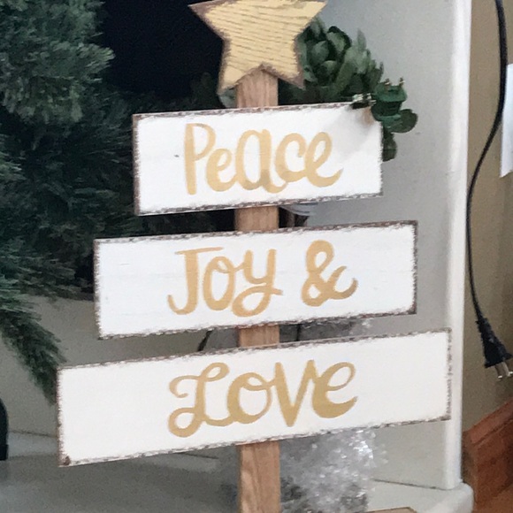 Profile Picture of Cathy Donkersloot (@cathydonk) on Poshmark