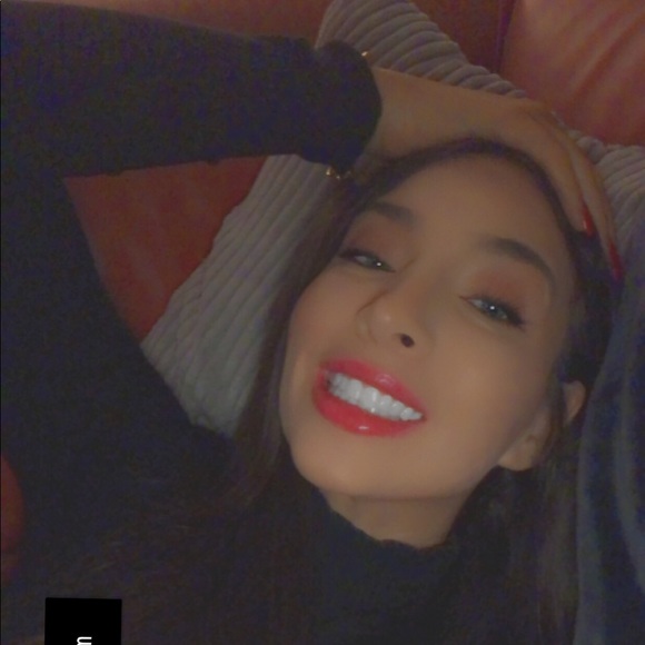 Profile Picture of Sarah Dombroff (@sarahdombroff) on Poshmark