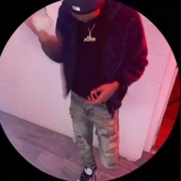 Profile Picture of Matthew Landacre (@matthewlandacre) on Poshmark