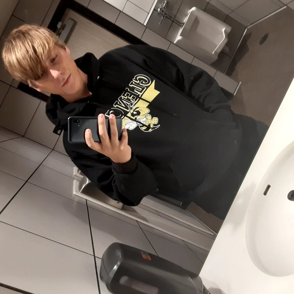 Profile Picture of Jerry Allen (@jerryallen724) on Poshmark