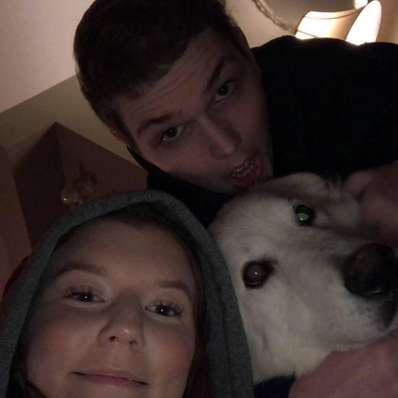 Profile Picture of Baylee Guiler (@bmguiler) on Poshmark