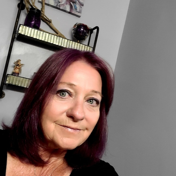 Profile Picture of Meg Wheatcroft-davies (@menagarie) on Poshmark