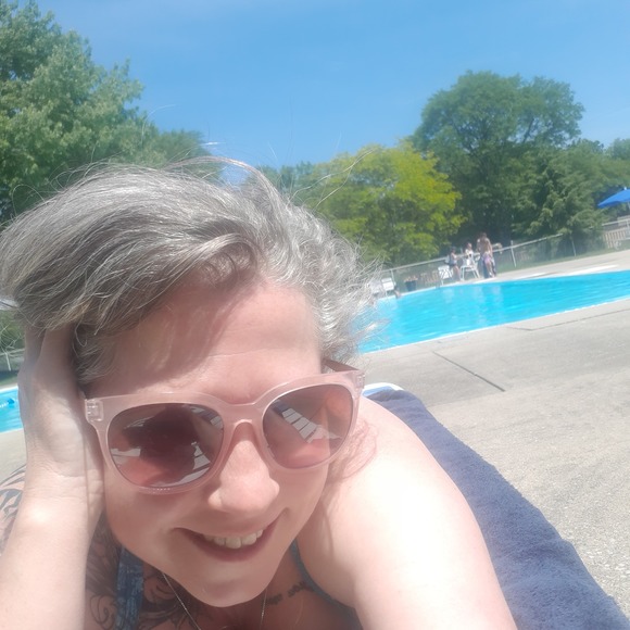 Profile Picture of Katrina Ladrach (@katrinaladrach) on Poshmark