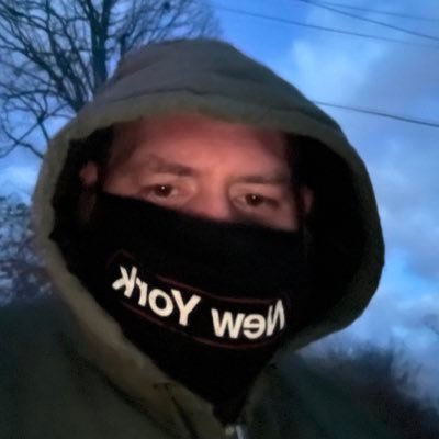 Profile Picture of B (@iBeardedNerd) on Twitter