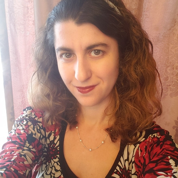 Profile Picture of Julia Frumkin (@juliafrumkin) on Poshmark