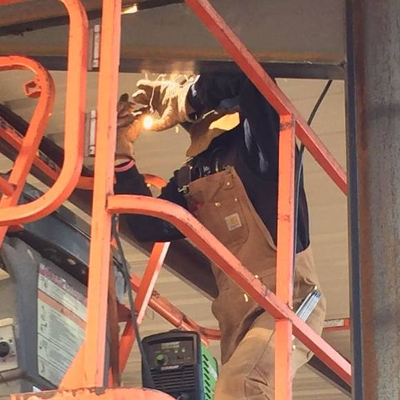 Profile Picture of Holden Thomton (@holdenthomton50) on Poshmark