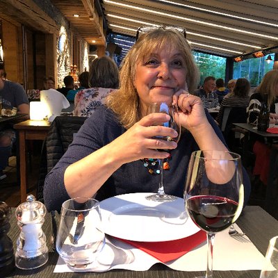 Profile Picture of Sue Robbins (@InglewoodSue) on Twitter