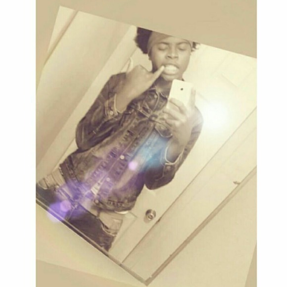 Profile Picture of Oneroute Mechy (@mechy977) on Poshmark