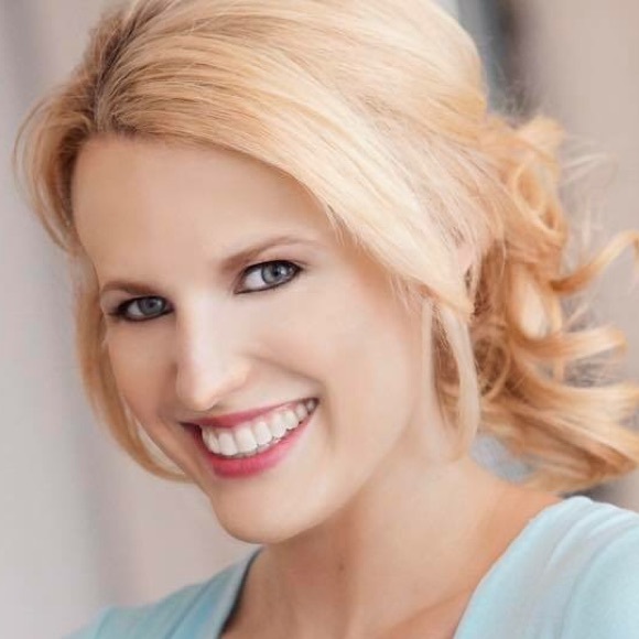 Profile Picture of Kim Swarner (@kbswarner) on Poshmark