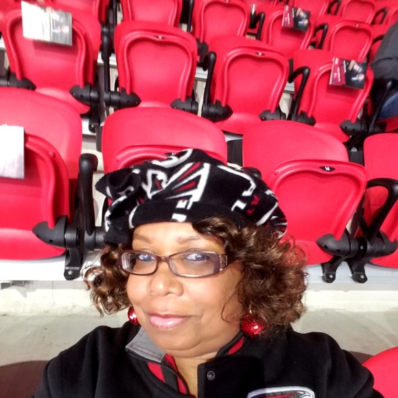 Profile Picture of Claudette Allen (@mimishowcase) on Poshmark