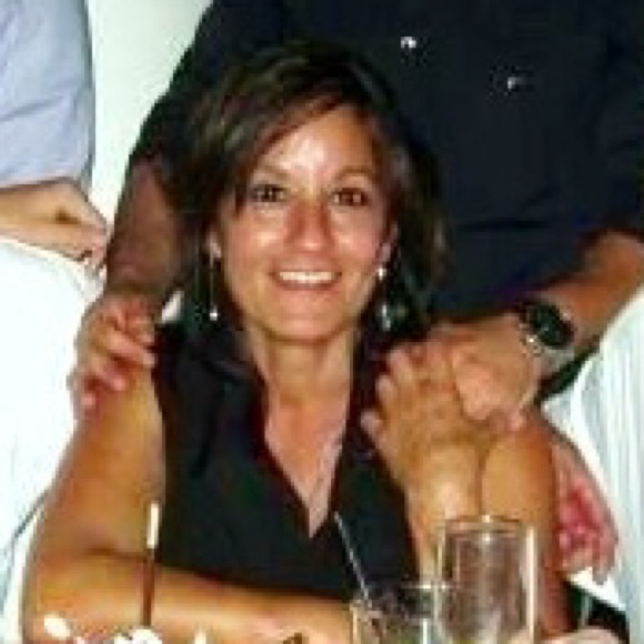 Profile Picture of Chrissy Froerer (@awwcomeon) on Poshmark