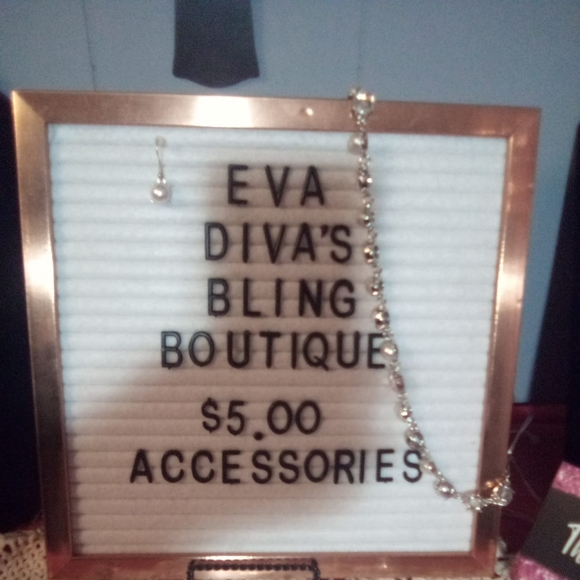 Profile Picture of Eva Chapin (@evachapin) on Poshmark