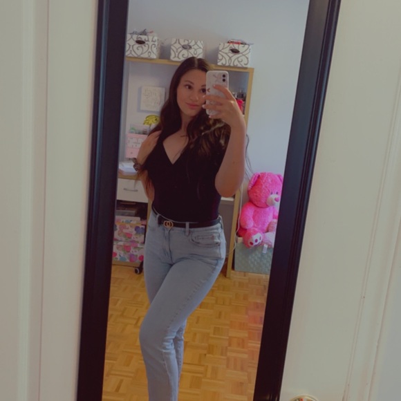 Profile Picture of Christina Colucci (@christinacol472) on Poshmark