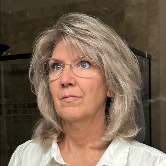 Profile Picture of Susan Bedsaul (@susieb63) on Poshmark