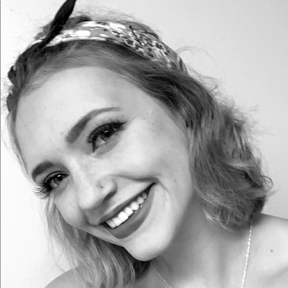 Profile Picture of Alex Perkins (@alexkaylee1234) on Poshmark