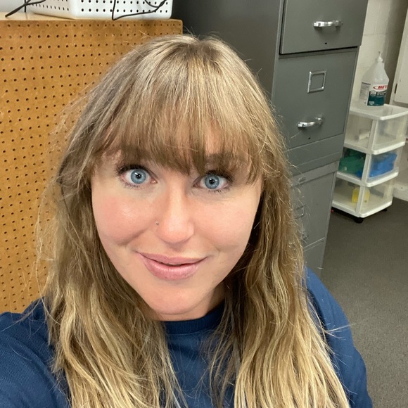 Profile Picture of Krystal Klein (@kklein1994) on Poshmark