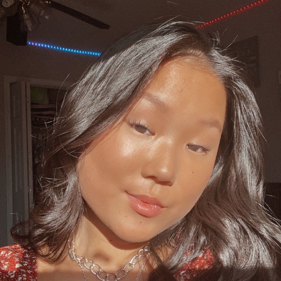 Profile Picture of Sam Novick (@sam_novick) on Poshmark