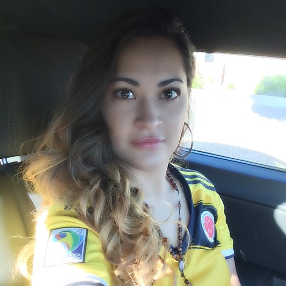 Profile Picture of Diana c Arcos (@darcos) on Poshmark