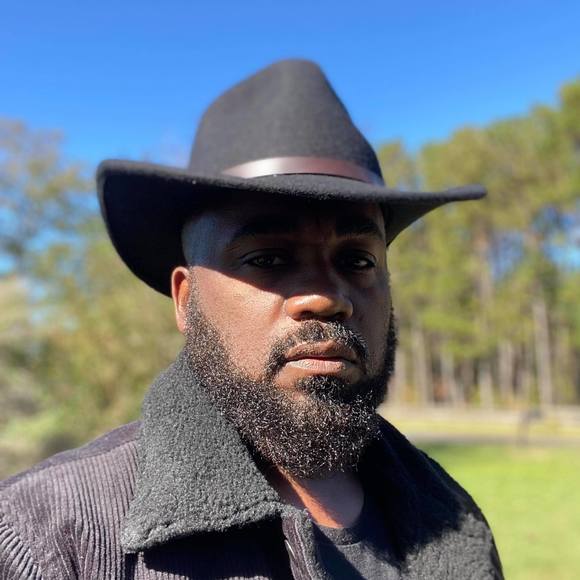 Profile Picture of Hassan Clark (@arganafriquia) on Poshmark