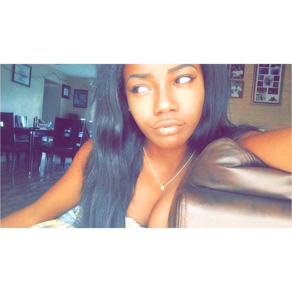 Profile Picture of Carla Joseph (@creole_beautyy) on Poshmark