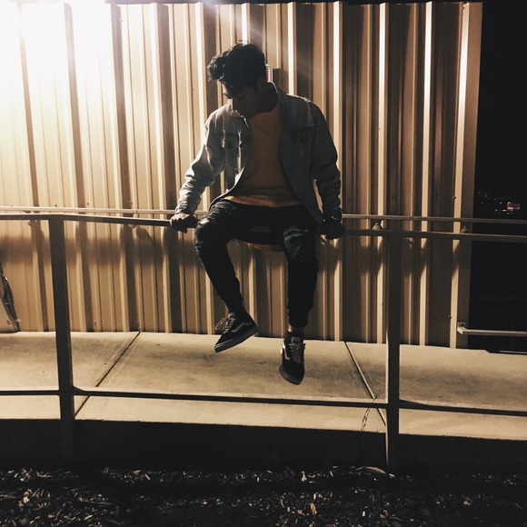 Profile Picture of Nathan Garza (@nathangarza) on Poshmark