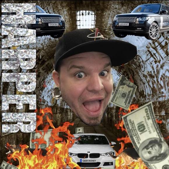 Profile Picture of Matt Harper (@oldmanharper) on Poshmark