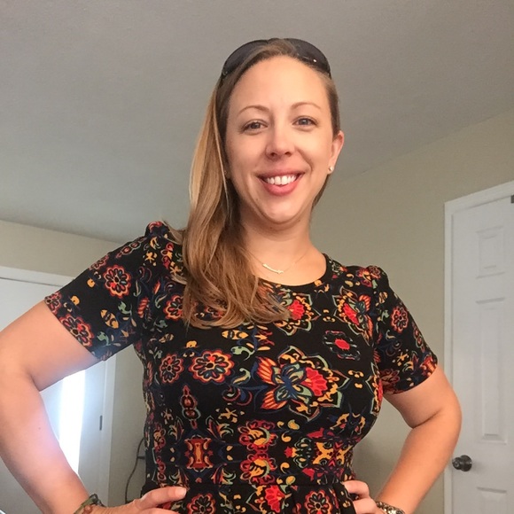 Profile Picture of Kristina Banks (@kbanks0409) on Poshmark