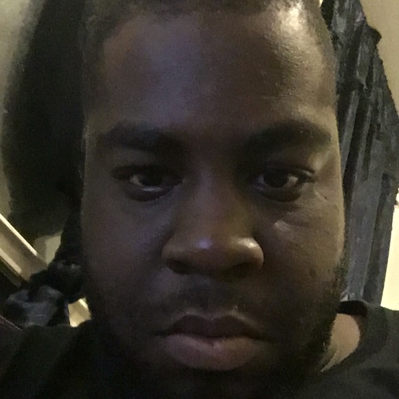 Profile Picture of Thomas Beamon (@thomasbeamon10) on Poshmark