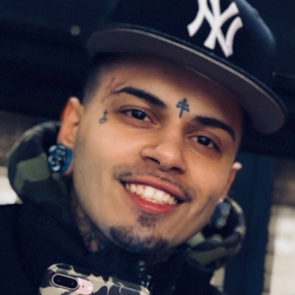 Profile Picture of Matthew Anaya (@papigates_1k) on Poshmark