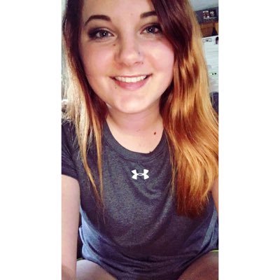 Profile Picture of Alyssa Versaevel (@alysaversaevel) on Twitter
