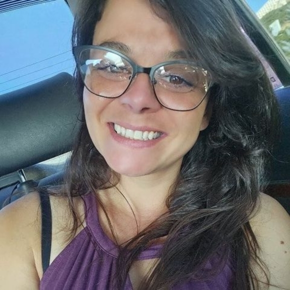 Profile Picture of Kassandra Chavez (@thinkpurple02) on Poshmark