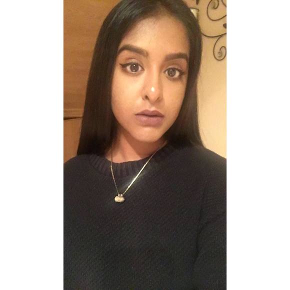 Profile Picture of Abbegale Ramchand (@amber_abby) on Poshmark