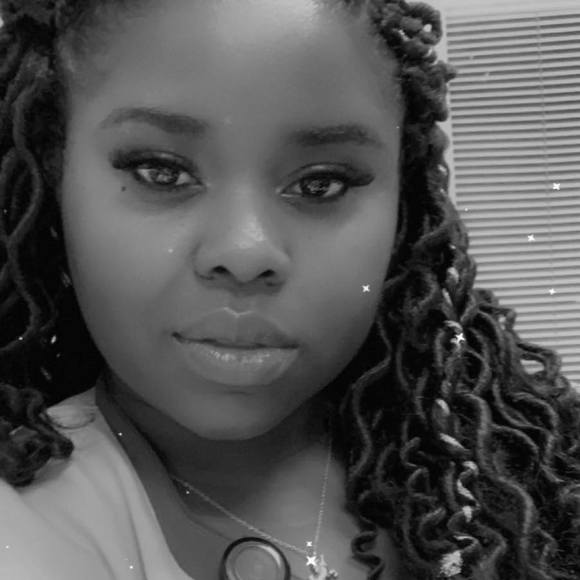 Profile Picture of Marshelle Smith (@mssmith1929) on Poshmark