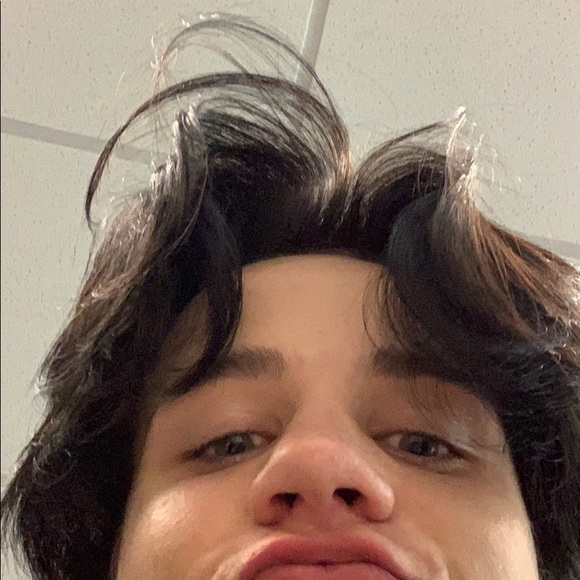 Profile Picture of Julian Saunders (@julian_james) on Poshmark