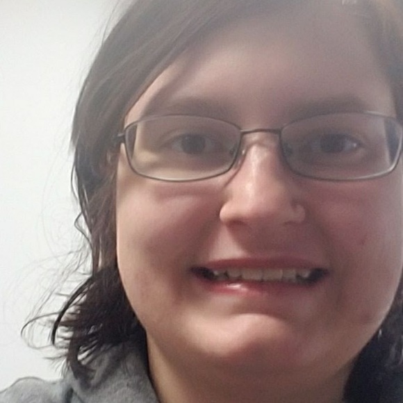 Profile Picture of Alex Fix (@renaeden99) on Poshmark