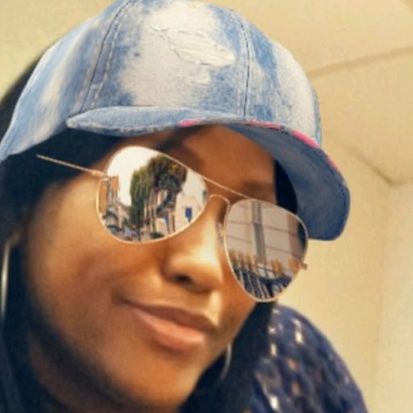 Profile Picture of Rayshannette Trotter (@msrayshannette) on Poshmark