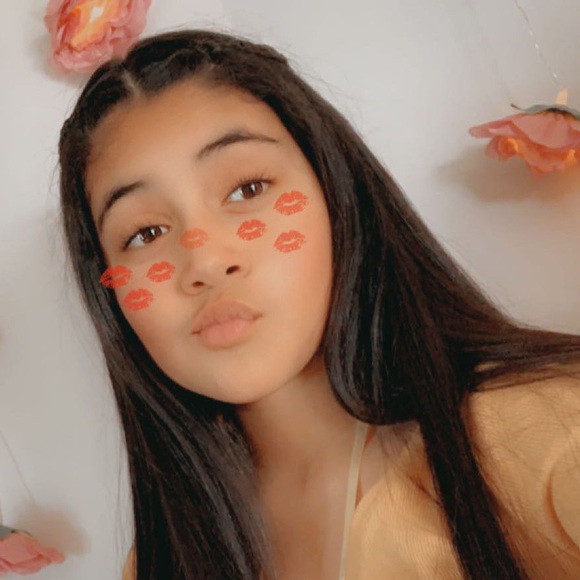 Profile Picture of Natalia Jimenez (@natis797jimenez) on Poshmark