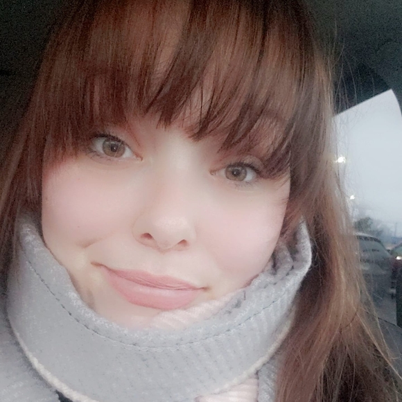 Profile Picture of Sara Bajus (@sarabajus) on Poshmark