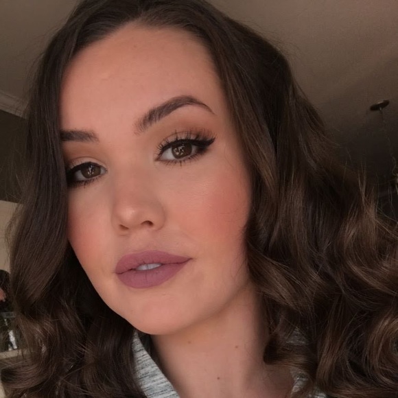 Profile Picture of Brittany Merner (@brittanymerner) on Poshmark