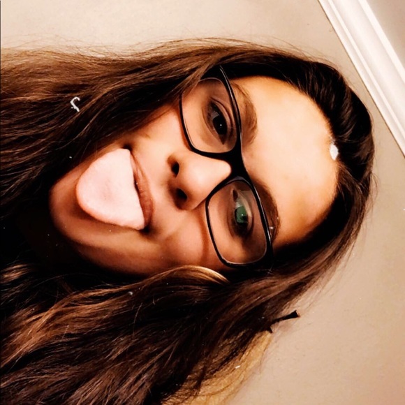 Profile Picture of Ava Ramirez (@ava_ramirez) on Poshmark