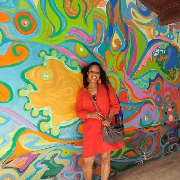 Profile Picture of Heidi Clausen (@hlclausen) on Poshmark