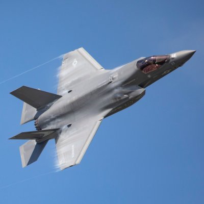 Profile Picture of F-35 Lightning II (@drakepresident) on Twitter