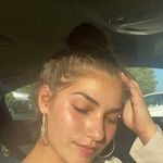 Profile Picture of Deanna Burton (@deannaaburtonn) on Instagram