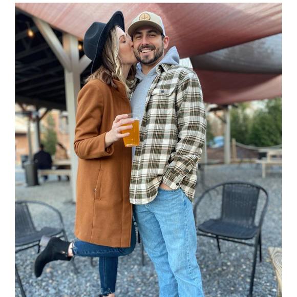 Ashley Laumer - Poshmark Profile Picture of Ashley Laumer (@ashlaum) on Poshmark