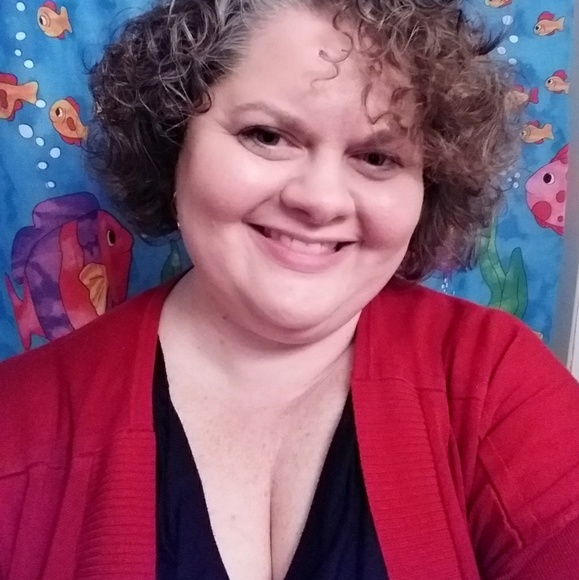 Profile Picture of Michelle Dierickx (@mphdierickx) on Poshmark
