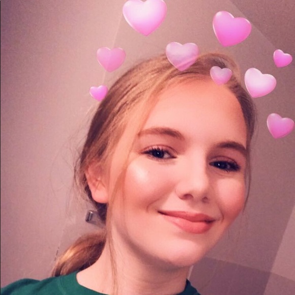 Tori Bowen - Poshmark Profile Picture of Tori Bowen (@toriomgz) on Poshmark