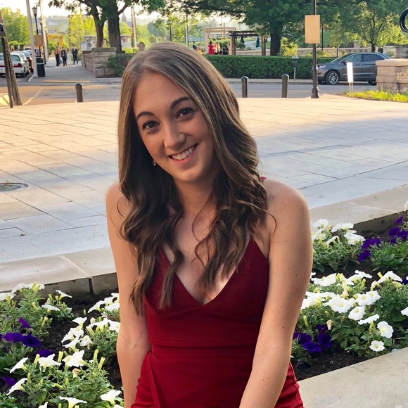 Profile Picture of Alyssa Insalaco (@alynicins626) on Poshmark