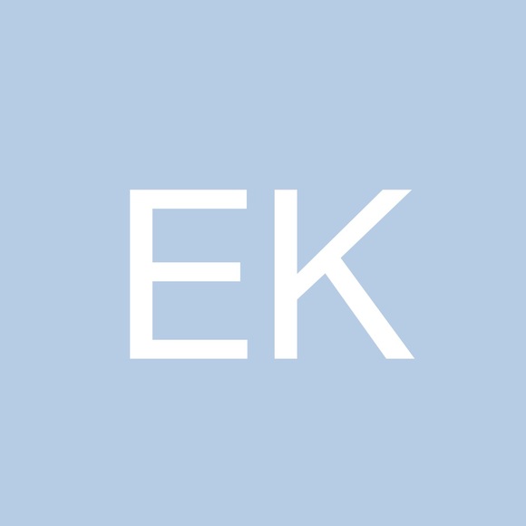 Profile Picture of Emily Keen (@emilykeen27) on Poshmark